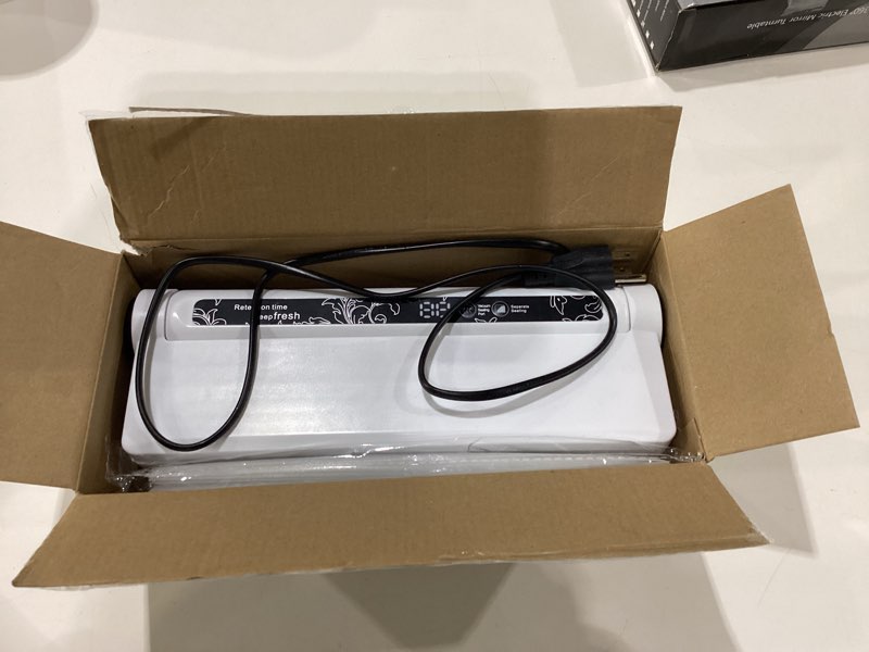 Condition photo showing Good Condition for Vacuum Sealer Machine for Food, 75KPA Strong Suction, Moist/Dry Modes, 20 Vacuum Seal Bags for Food, Digital Countdown Timer, Compact Lightweight,with Starter Kits(White)