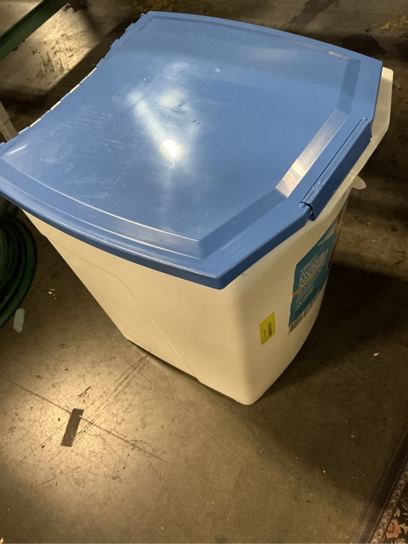Condition photo showing Good Condition for vibrant life plastic pet food storage container with locking lid, extra-large, 50 lb