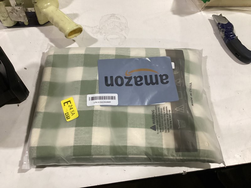 Condition photo showing Good Condition for laolitou spring green gingham tablecloth rectangle tables checkered buffalo plaid table cloth cotton linen farmhouse tablecloths washable wrinkle free for picnic kitchen, 60"x106" 8-10 seats green 106" x 60" (rectangular)