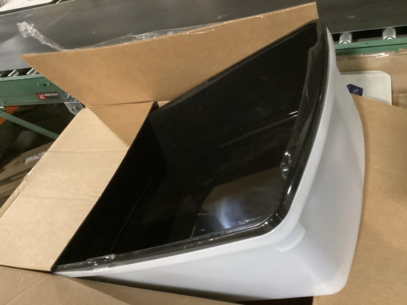 Condition photo showing Good Condition for IRIS USA XX-Large Cat Litter Box, Open Top Extra Large Litter Box for Big Cats and Multi-Cat Households, High Sided Scatter Shield, Easy to Clean, 30"L x 20"W x 14"H, Black XXL Black
