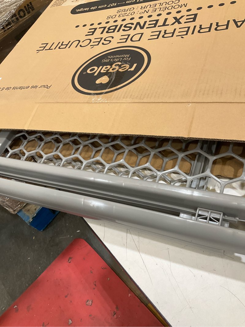 Condition photo showing Good Condition for regalo safety 28"-42" extra wide expandable baby gate for doorways & bottom of stairs, pressure mounted safety gate for babies, toddlers & pets, tested & safe for 30 years, american designed and owned plastic