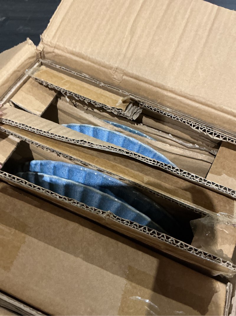 Condition photo showing Good Condition for frill 12-piece casual reactive blue dinnerware set (service for 4)