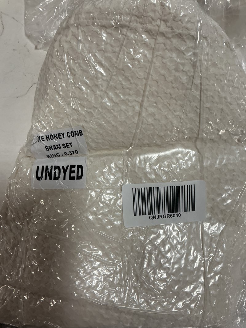 Condition photo showing New/Like New for organic luxe honeycomb sham set king natural