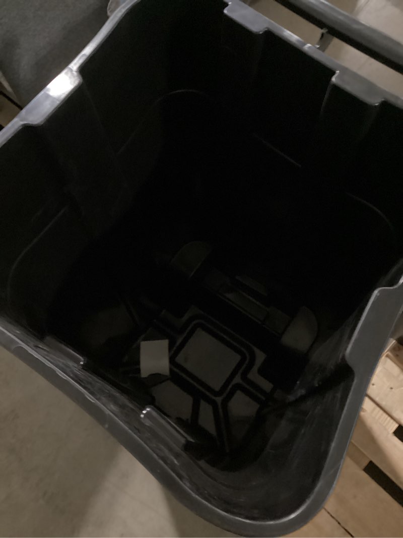 Condition photo showing Good Condition for hdx 45 gal. black outdoor vented trash can with wheels, attached lid
