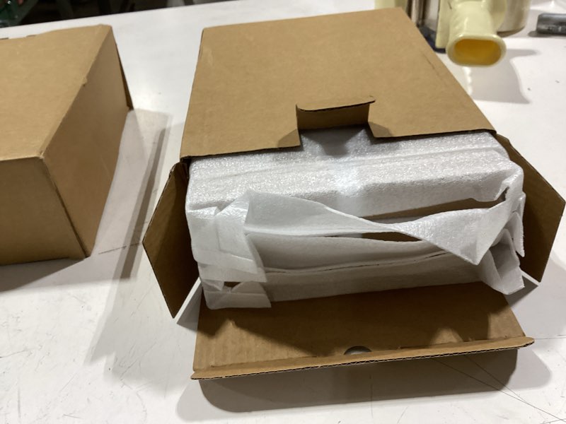 Condition photo showing Good Condition for 5x7 Oak Wood Picture Frame - Minimalist 5x7 Picture Frame, 5"x7" Frame Wood, Natural Solid Wooden Picture Frames for Wall Art Photo and Prints(3 Pack, White) White-3P 5x7