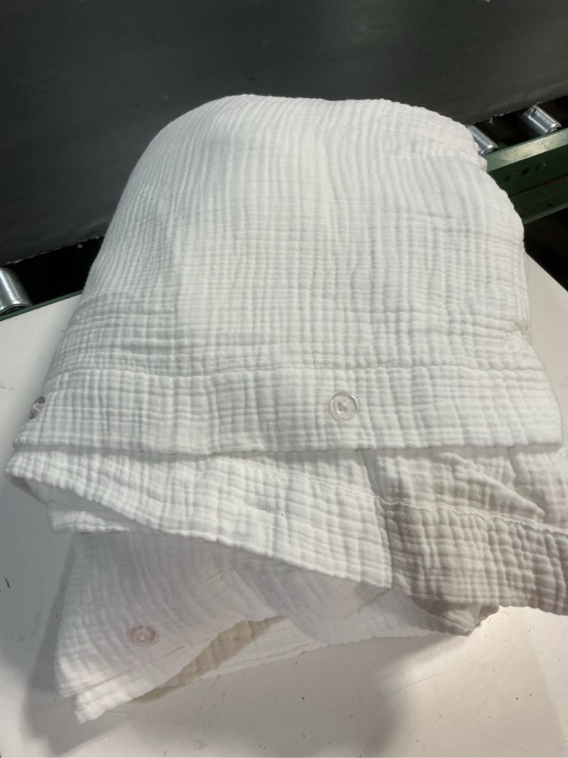 Condition photo showing Good Condition for organic cotton gauze duvet cover, king/cal king, white