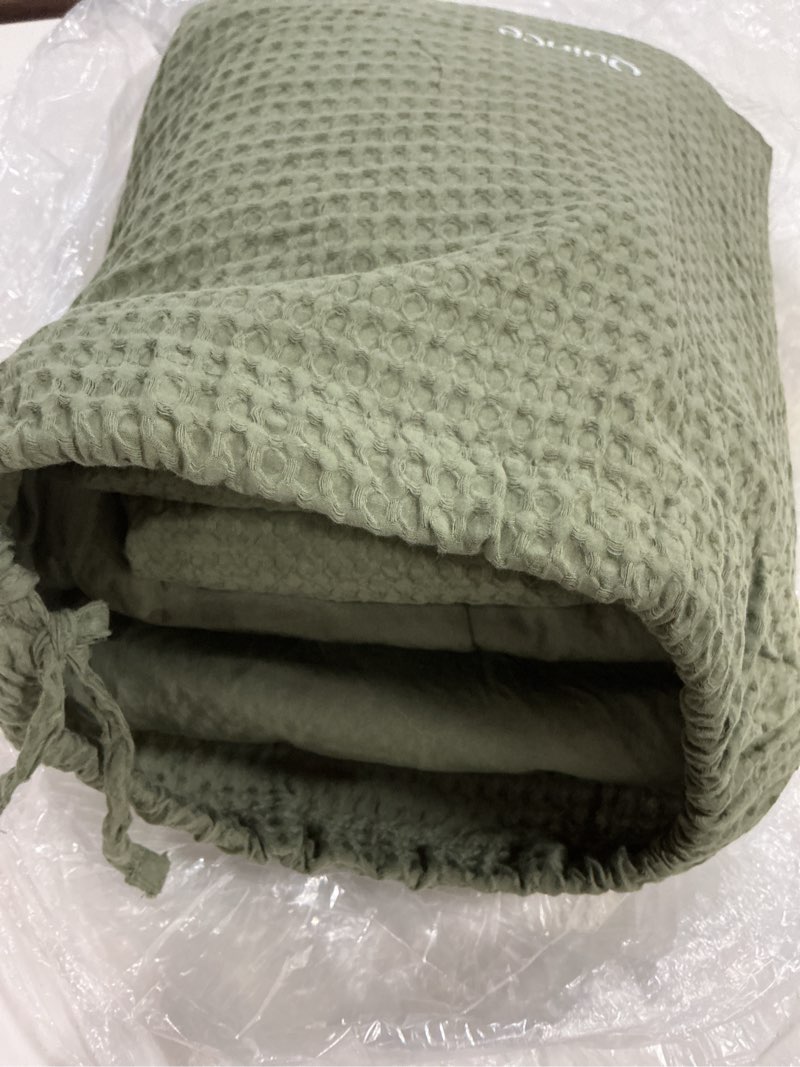 Condition photo showing Good Condition for organic luxe honeycomb duvet cover set, king/cal king, olive