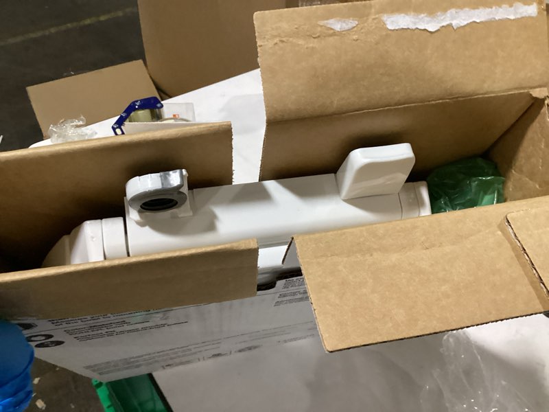 Condition photo showing Good Condition for Kohler K-4639-Rl Cachet Readylatch Round-Front Quiet-Close Toilet Seat - White