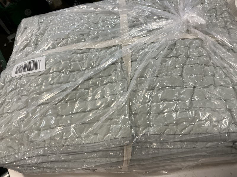 Condition photo showing New/Like New for european linen cotton stitch quilt set, king/cal king, mist