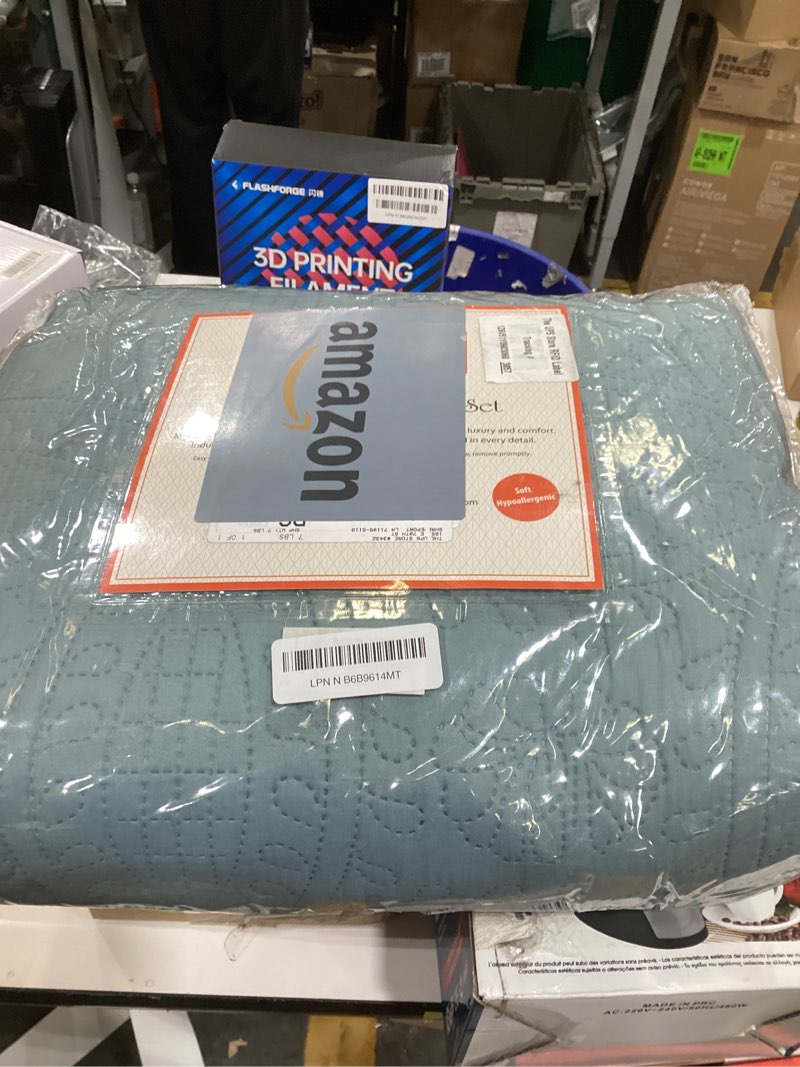 Condition photo showing Good Condition for Mellanni King Bedspread Coverlet Set - Bedding Cover with Shams - Ultrasonic Quilting Technology - 3 Piece Oversized Quilt Set - Bedspreads & Coverlets (King, Spa Blue) Spa Blue King