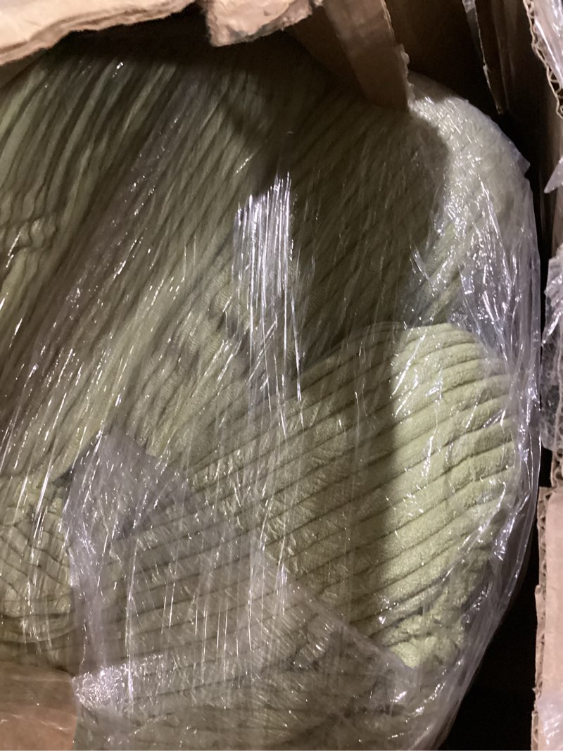 Condition photo showing Good Condition for MAXYOYO Tri-Fold Mattress, 6 Inch Tufted Folding Futon Foam Bed, Foldable Floor Mattress Guest Bed Futon Topper Portable Camping Sleeping with Corded Fabric, Green, 35.4"x75" Twin Green