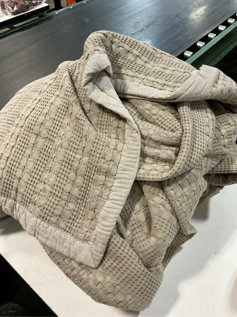 Condition photo showing As Is for khaki cotton quilt set king  size -waffle weave quilt,  boho king 