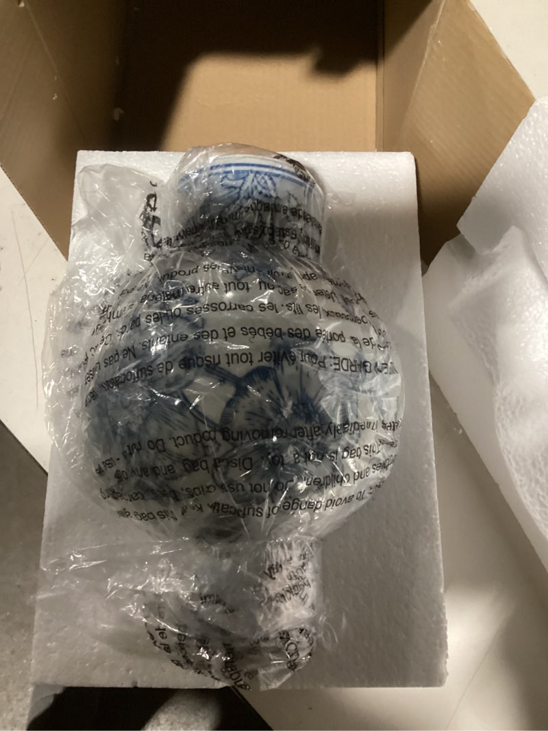 Condition photo showing Good Condition for Ceramic Vase Blue and White Porcelain Chinese Handmade Decorative Vintage Flower Vase for Living Room, Home Decor, Office (Blue)