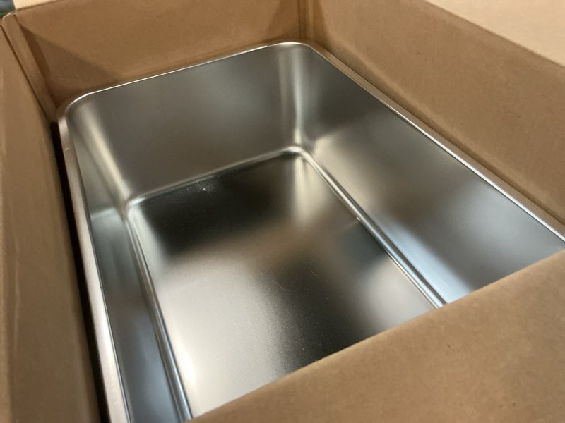 Condition photo showing As Is for kichwit large stainless steel cat litter box with high sides, metal litter pan for big cats, non stick smooth surface, easy to clean (23.4" l x 15.5" w x 7.6" h) 23.4" l x 15.5" w x 7.6" h (without lid)