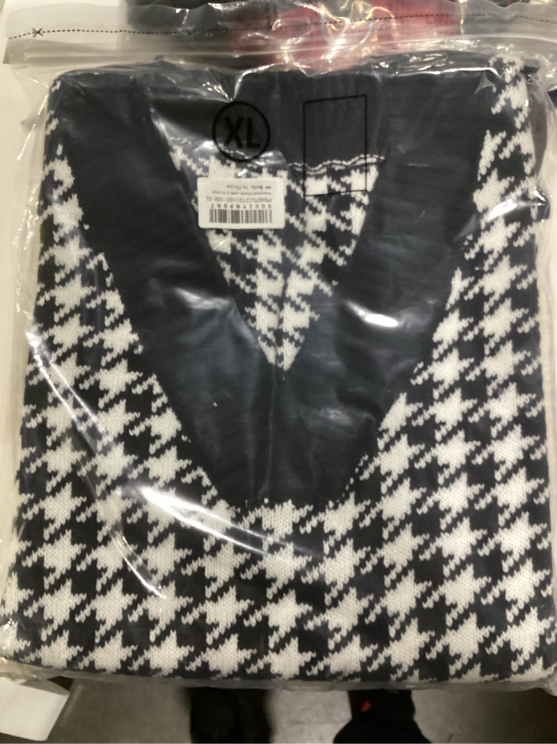 Condition photo showing Good Condition for Kisscynest Sweater Vest Women Oversized V Neck Sleeveless Knitted Tunic Top 2025 Fall Outfits 01-black Houndstooth 3 X-Large