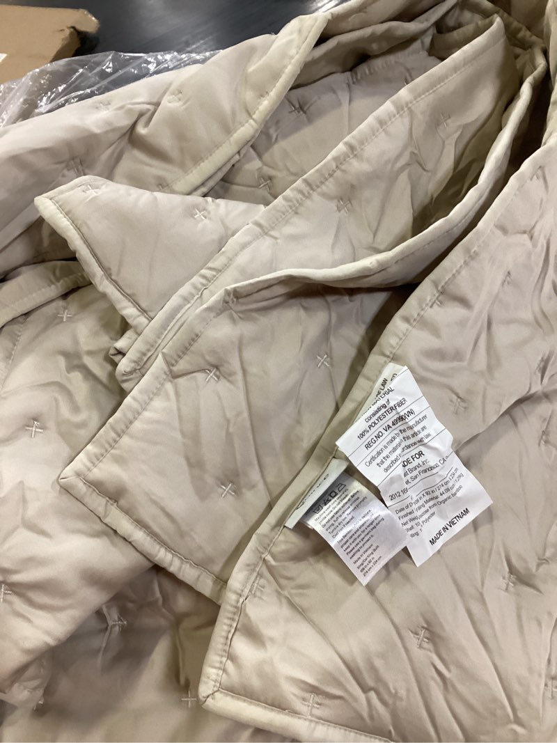 Condition photo showing Good Condition for bamboo dream quilt size: king/cal king