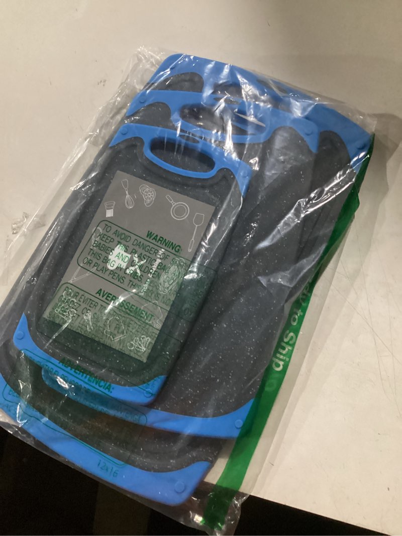 Condition photo showing Good Condition for Plastic Cutting Board, 3 Pieces Dishwasher Safe Cutting Boards with Juice Grooves, Easy Grip Handle, Non-Slip, with Grinding Area for Grinding Garlic and Ginger?aqua? Large Aqua
