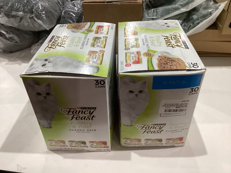 Condition photo showing New/Like New for Fancy Feast Poultry and Beef Feast Classic Pate Collection Grain Free Wet Cat Food Variety Pack - (Pack of 30) 3 oz. Cans Classic Pate Variety Pack Poultry & Beef 3 Ounce (Pack of 30)