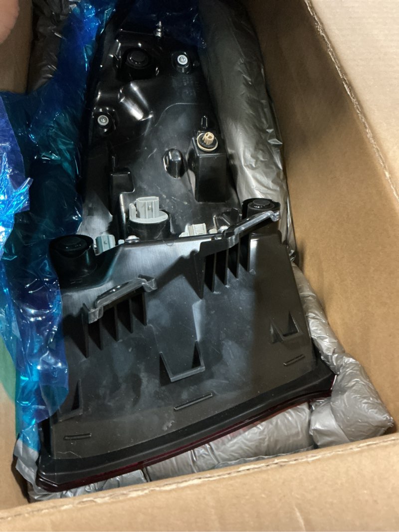 Condition photo showing As Is for right outer tail light assembly with bulb compatible with 2018-2023 odyssey passenger side rear brake lamp 33500thra01