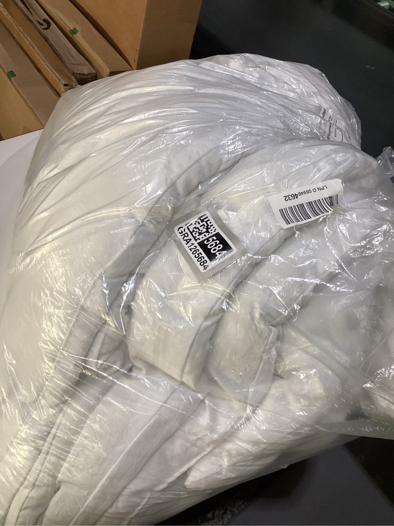 Condition photo showing As Is for Bedsure Queen Size Comforter Set, Sand Soft Prewashed Bedding for All Seasons, 3 Pieces GentleSoft™ Warm Down Alternative Bed Set, 1 Lightweight Comforter (90\"x90\") and 2 Pillowcases (20\"x26\") Queen(90\"x90\") 06 - WHITE, USED, MISSING PARTS,