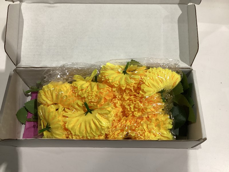 Condition photo showing New/Like New for SITUMEIZI 12 Pcs Yellow Artificial Chrysanthemums Flowers Ball Flower Fake Mums Silk for Fall Thanksgiving Day Wedding Home Kitchen Decoration Floral Arrangement Yellow 12 Pieces