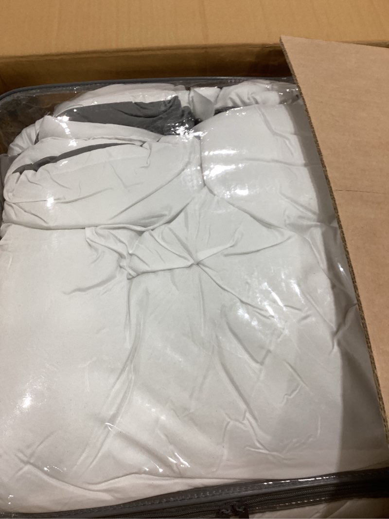 Condition photo showing New/Like New for Madison Park Heritage Comforter Quilt Combo Set - Modern Luxury Design, All Season Down Alternative Bedding, Matching Shams, Decorative Pillows, King/Cal King(104"x92"), Color Block Grey 8 Piece King/Cal King Heritage Color Block Grey