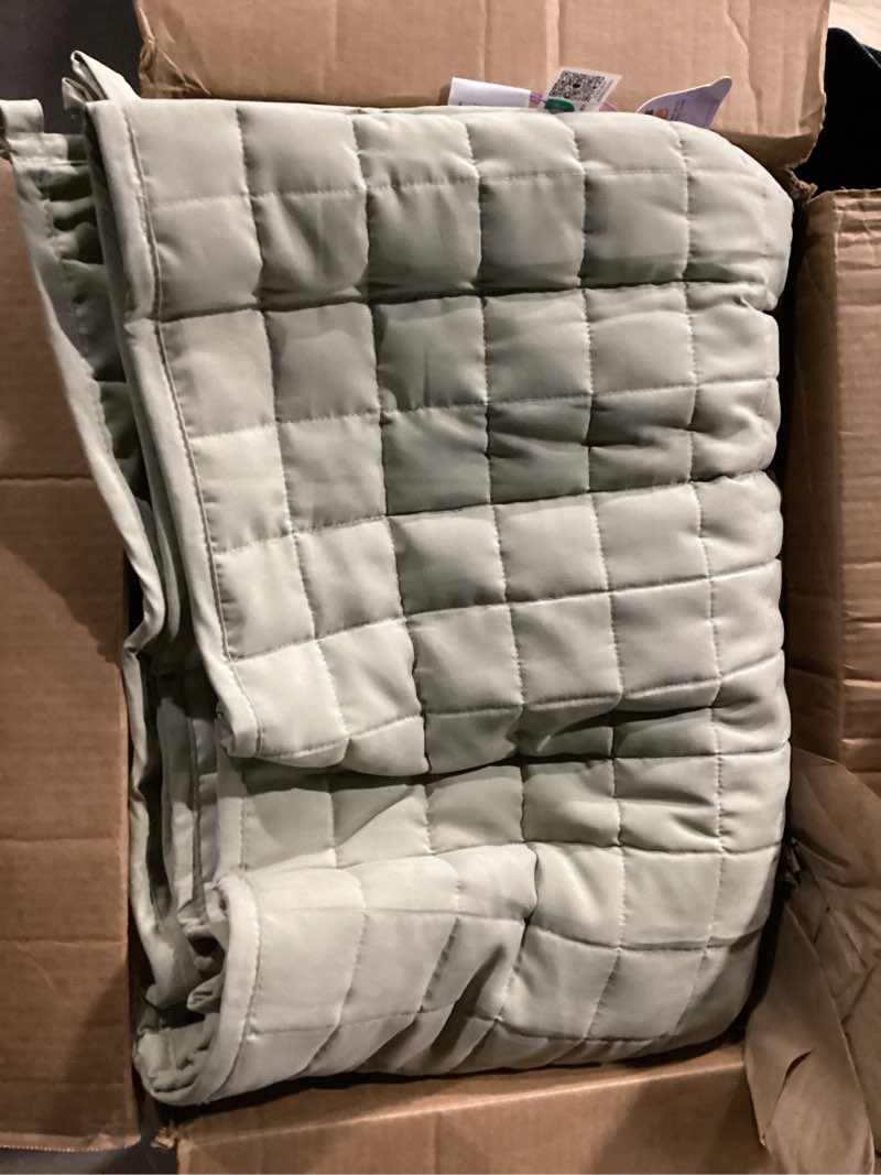 Condition photo showing As Is for ynm exclusive weighted blanket, soothing cotton/polyester, smallest compartments, bed blanket for one person of 190lbs, ideal for queen/king bed (60x80 inches, 20 pounds, avocado/white reversible) 60 in x 80 in 20 lb exclusive cotton/polyester avocado/white reversible