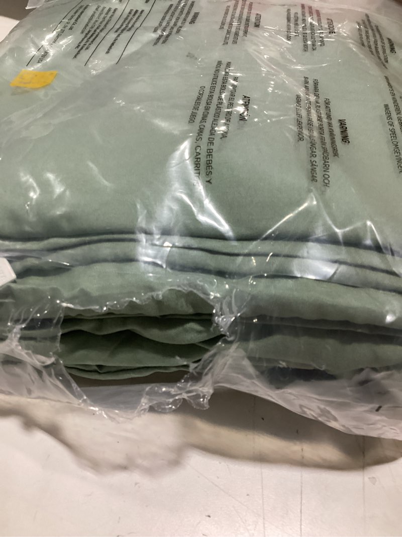 Condition photo showing Good Condition for Bedsure Duvet Cover Queen Size - Soft Double Brushed Bedding Set for Kids & Adults, Zipper Closure, 3 Pieces, Includes 1 Duvet Cover (90"x90") & 2 Pillow Shams, NO Comforter, Sage Green Queen (90" x 90") 00 - Sage Green (No Comforter)