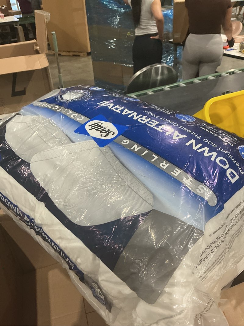 Condition photo showing New/Like New for sealy sterling collection down alternative pillows 400 thread queen - 2 pack
