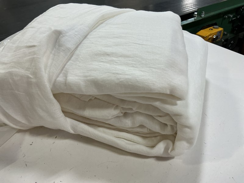 Condition photo showing Good Condition for european linen double flange deluxe bedding bundle, queen, white