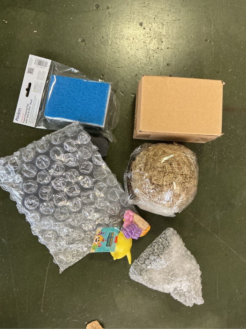 Condition photo showing New/Like New for Assortment of small pet items, Miscellaneus small, variety of items multiples pieces 5 pieces total 