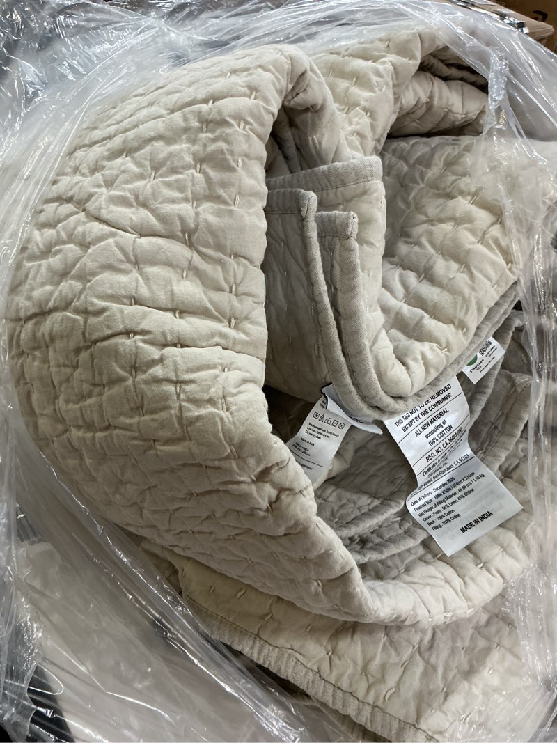 Condition photo showing Good Condition for european linen cotton stitch quilt color: natural size: king/cal king 