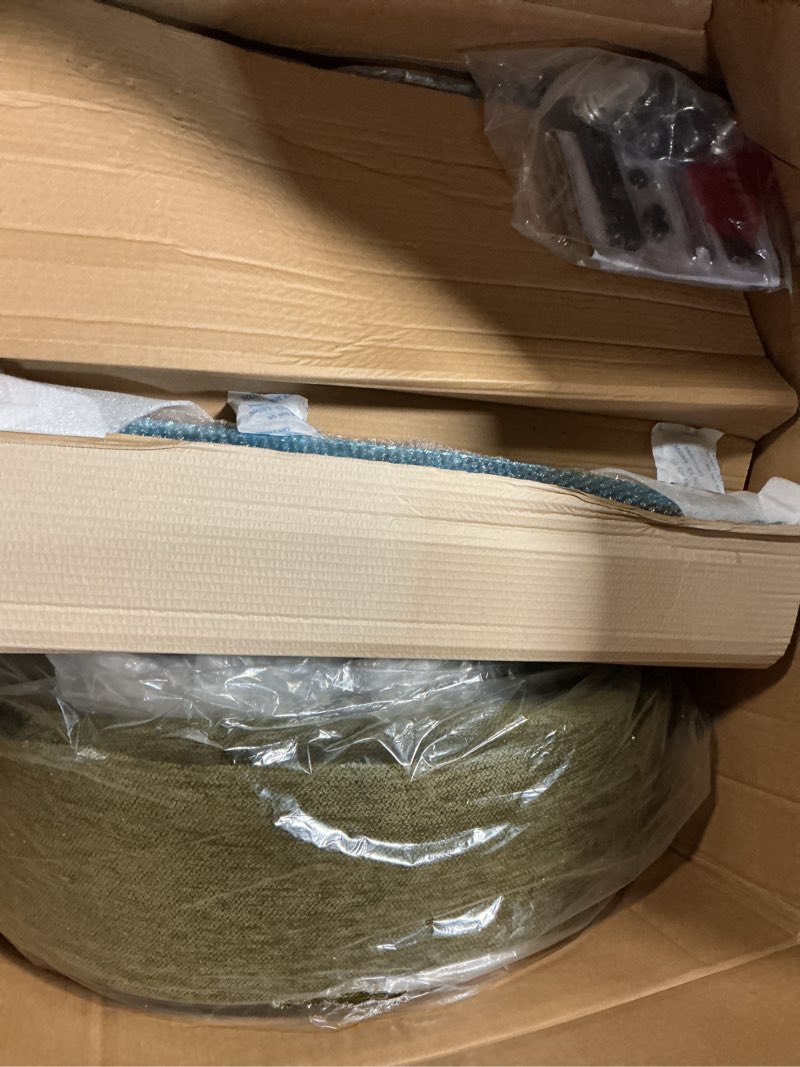 Condition photo showing Good Condition for Upholstered Dining Chairs Set of 1, Barrel Modern Dining Room Chairs with Casters, Kitchen Side Wooden Armchair with Fabric Cushion Seat for Bedroom, Livingroom, Reading Room, Green, Green set of 1