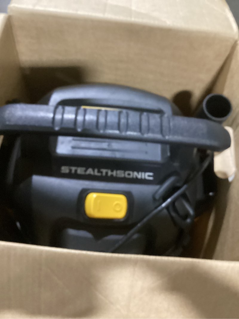 Condition photo showing Good Condition for dewalt stealthsonic quiet 6-gallons 4-hp corded wet/dry shop vacuum with accessories included