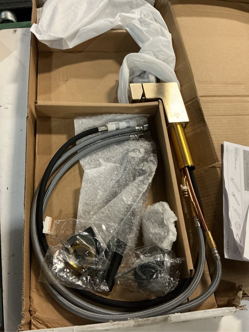 Condition photo showing Good Condition for delta faucet junction kitchen faucet with pull down sprayer, champagne gold kitchen sink faucet, modern kitchen faucet, kitchen faucet sprayer, single hole kitchen faucet, champagne bronze 19825lf-cz