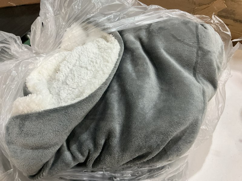 Condition photo showing Good Condition for Bedsure GentleSoft Sherpa Fleece Blankets Queen Size for Bed - Thick and Warm Throw for Women and Men, Non-Heated, Soft Fuzzy Plush Queen Blanket for Winter, Grey, 90x90 Inches Queen (90" x 90") 01 - Grey