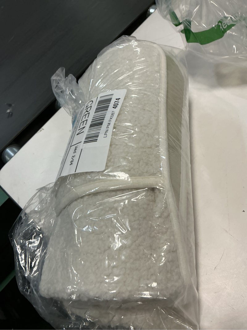 Condition photo showing Good Condition for Armrest Cover, Recliner Chair Protector, Furniture Protector Slip, Side Storage Pocket, Stretch Armchair Couch Arm Rest Cover for Recliner, Chair, Sofa (Beige,1 Seater(3pcs)) Beige 1 Seater(3pcs)