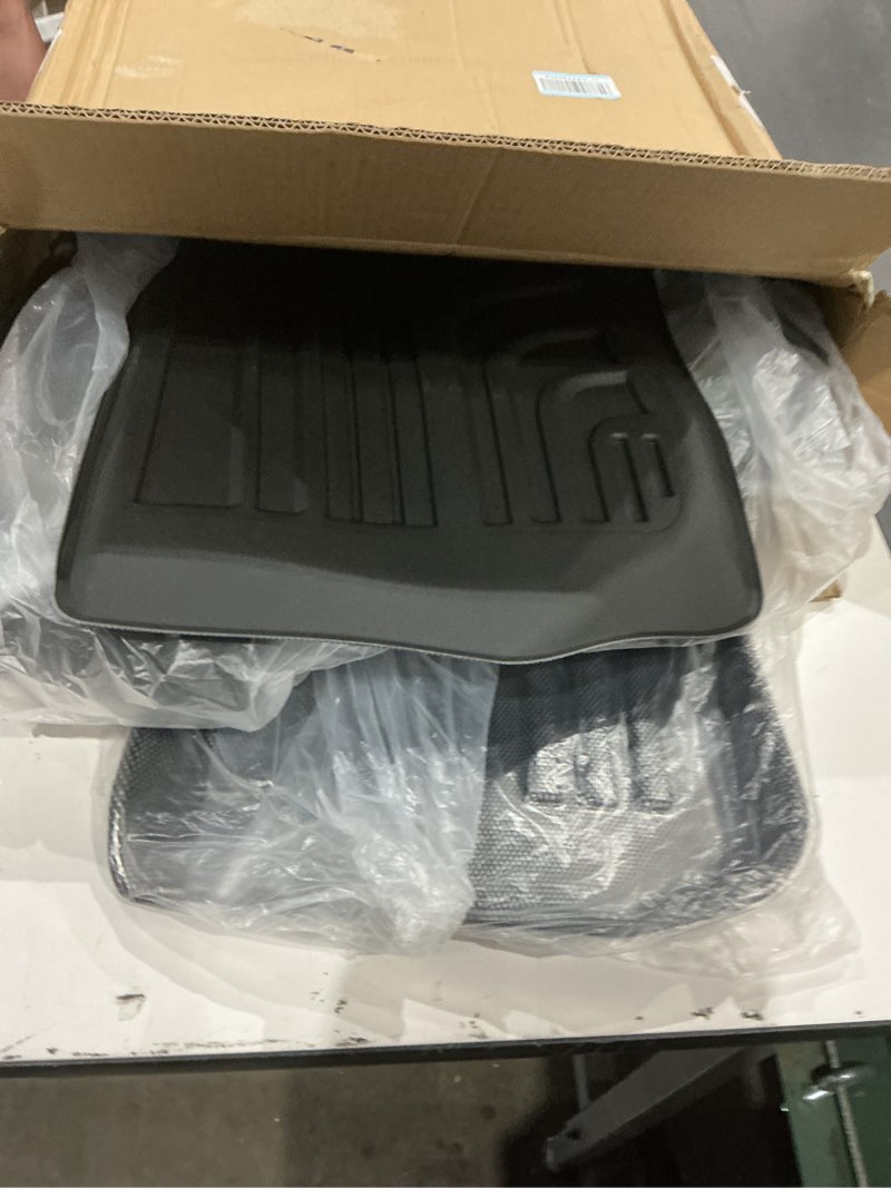 Condition photo showing Good Condition for ikabevem carbon fiber pattern floor mats fit for jeep gladiator jt 2026 2025 2024 2023 2022 2021 2020 all weather luxury custom fit 3d car mats protection floor liners waterproof accessories for gladiator 2020-2026 (standard)