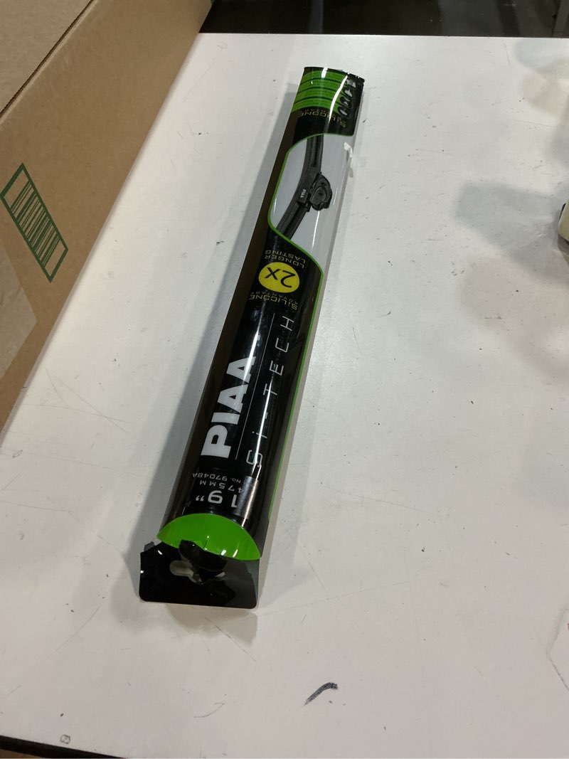 Condition photo showing As Is for piaa 97048 19-inch (475mm) si-tech silicone wiper blade, premium all-season oem windshield wiper replacement 19 inches