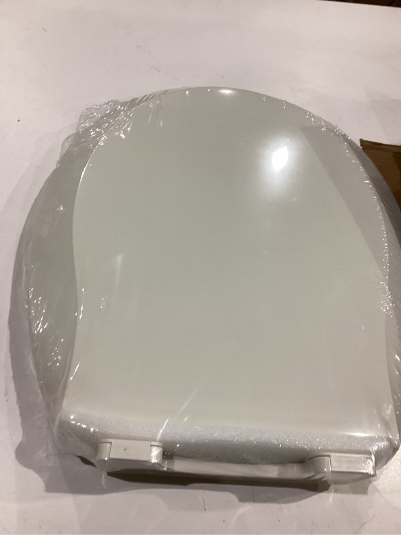 Condition photo showing New/Like New for toilet seat round soft close16.5'', toilet lid slow close quiet no slam, easy installation & release?safe pp material easy clean, comfortable ergonomic design, 2 years support, white plastic white round 16.5inch