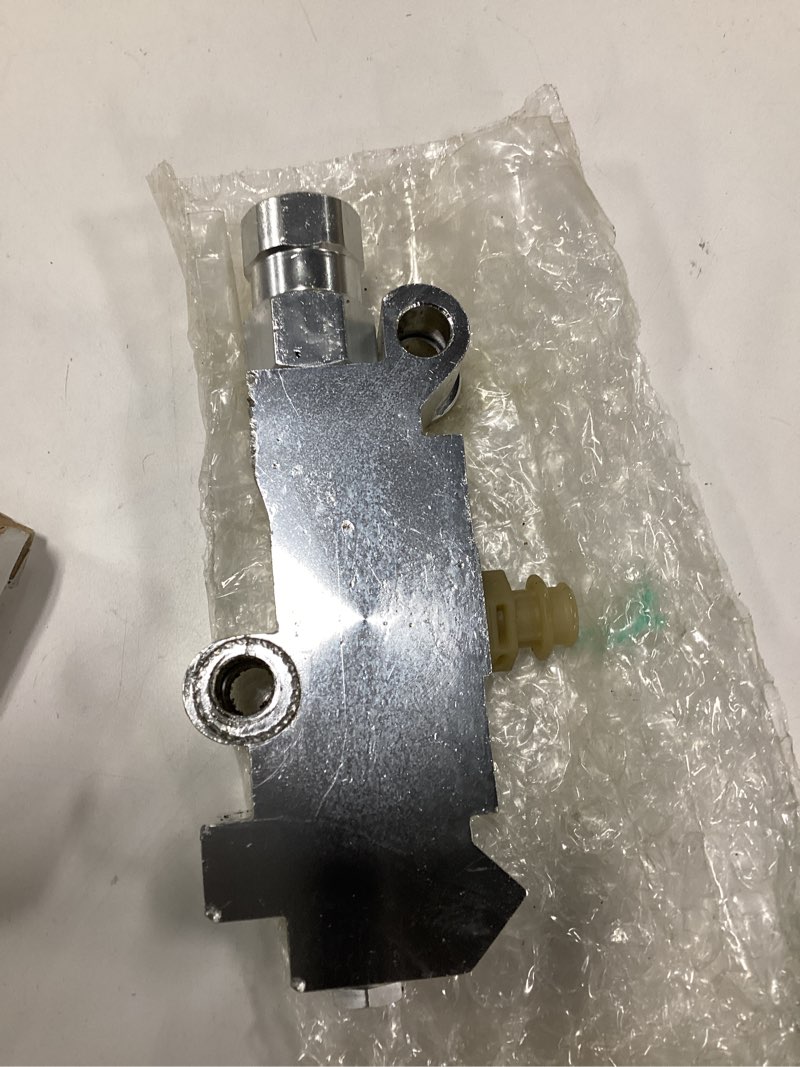 Condition photo showing Good Condition for labwork performance aluminum proportioning valve disc/disc brake pv2 universal replacement for chevy and gm