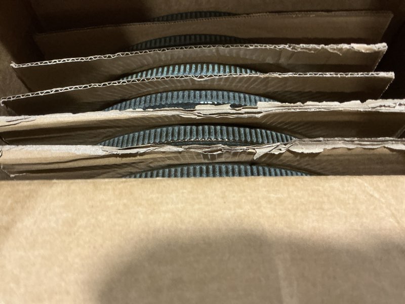 Condition photo showing Good Condition for famiware Star Dinnerware Set, Plates and Bowls Sets for 6 (18pcs), Ribbed Stoneware Dishes - Chip & Scratch Resistant, Microwave & Dishwasher Safe Kitchenware, Deep Forest Deep Forest 6-Set(18pcs)