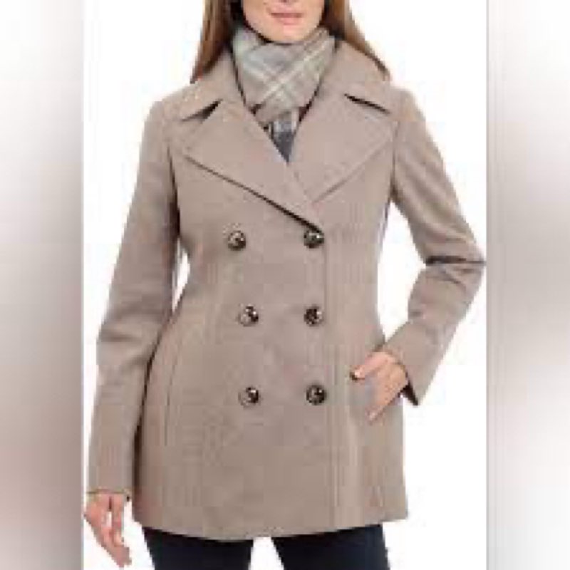 ( similar photo)London Fog Women's Double Breasted Peacoat with Scarf, Taupe Heather, Small