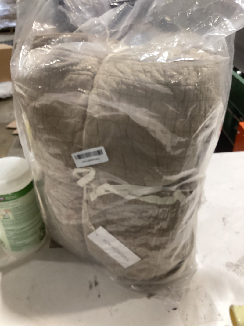 Condition photo showing Good Condition for evergrace cross stitch pre-washed cotton quilt bedding set king size, oversized 3 pieces lightweight bedspread coverlet for all season, with 2 matching shams, driftwood, 108"x96" king/cal king (108" x 96") driftwood