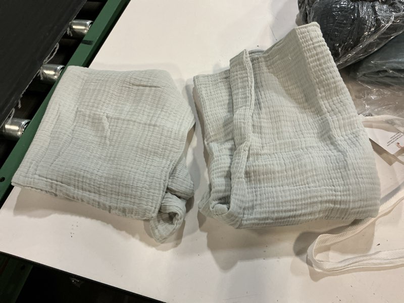 Condition photo showing Good Condition for quince organic cotton gauze sham set 20x26 color mist