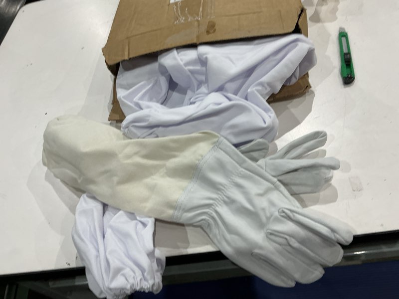 Condition photo showing As Is for longads professional bee suit for men and women, full body beekeeping suit with gloves & protective round veil, size l (fits 61-65 inches / 5'1"-5'5") for apiary & backyard l for 5'3"-5'7"