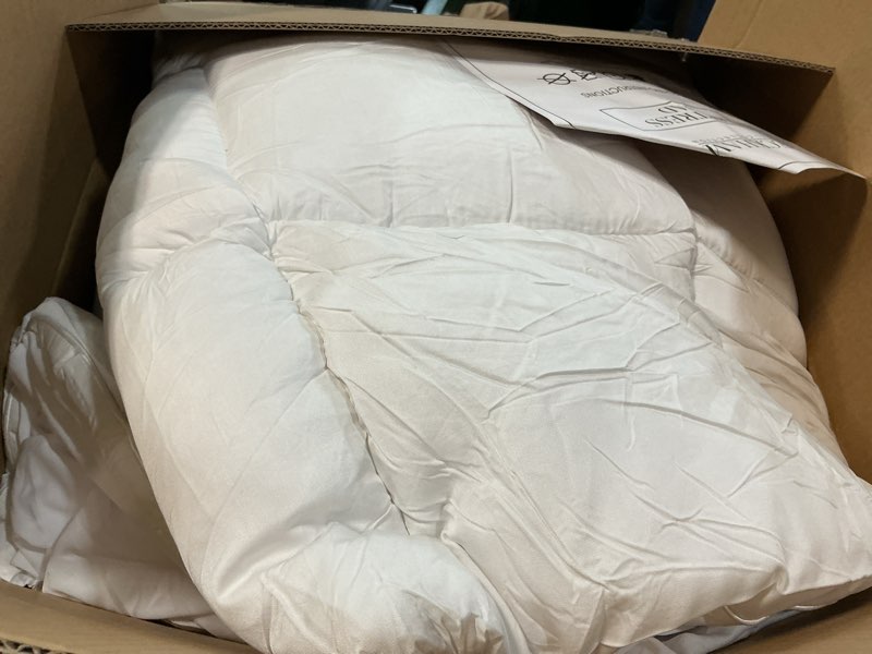 Condition photo showing Good Condition for beckham hotel collection queen size mattress pad (extra padded) & protector hybrid - quilted pillow top mattress cover - thick, plush, fitted mattress topper for bed