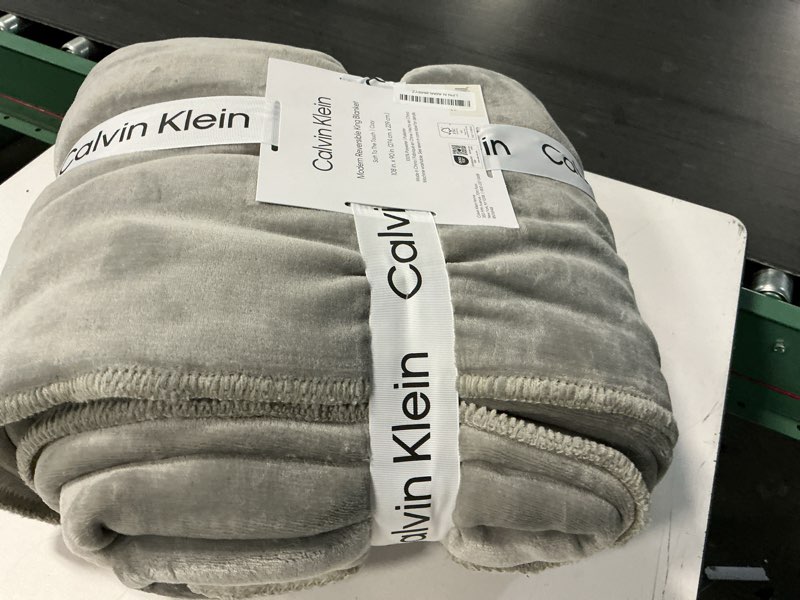 Condition photo showing Good Condition for calvin klein - king blanket, super soft plush bedding, luxury bed blanket, oeko-tex certified (modern reversible solid grey, king) twin modern reversible solid grey