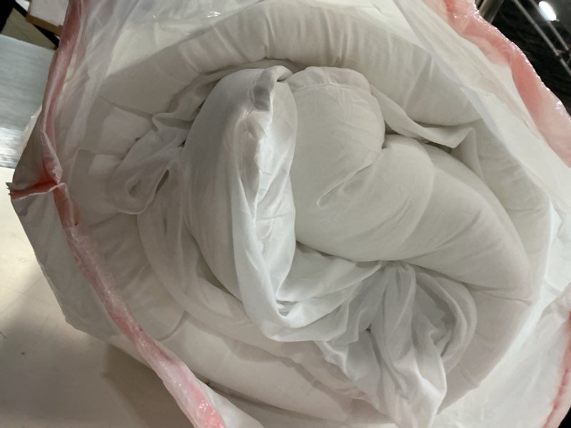 Condition photo showing As Is for YUGYVOB King Mattress Topper - 600GSM Extra Thick Cooling & Breathable Mattress Pad with Deep Pocket 8"-21" & Soft Down Alternative Filling, White White 600G-King