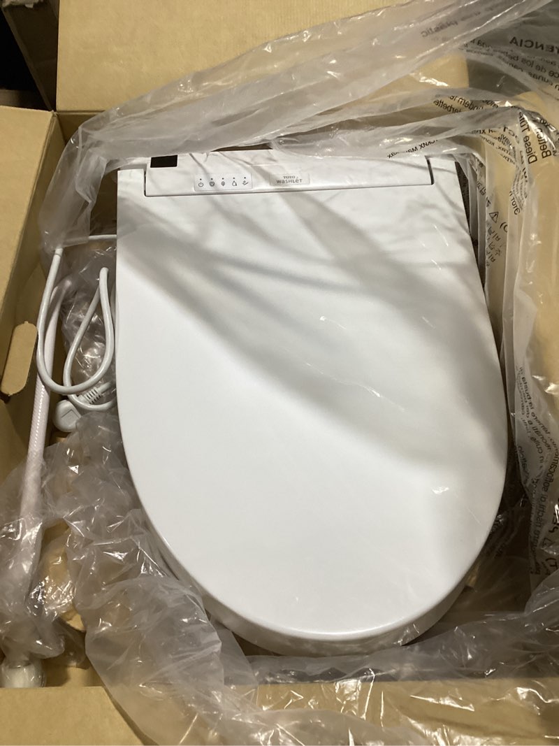 Condition photo showing Good Condition for TOTO® WASHLET® C5 Electronic Bidet Toilet Seat with PREMIST and EWATER+ Wand Cleaning, Elongated, Cotton White - SW3084#01 Cotton White C5 Elongated